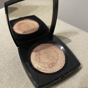 Chanel Dentelle Precieuse Illuminating Powder